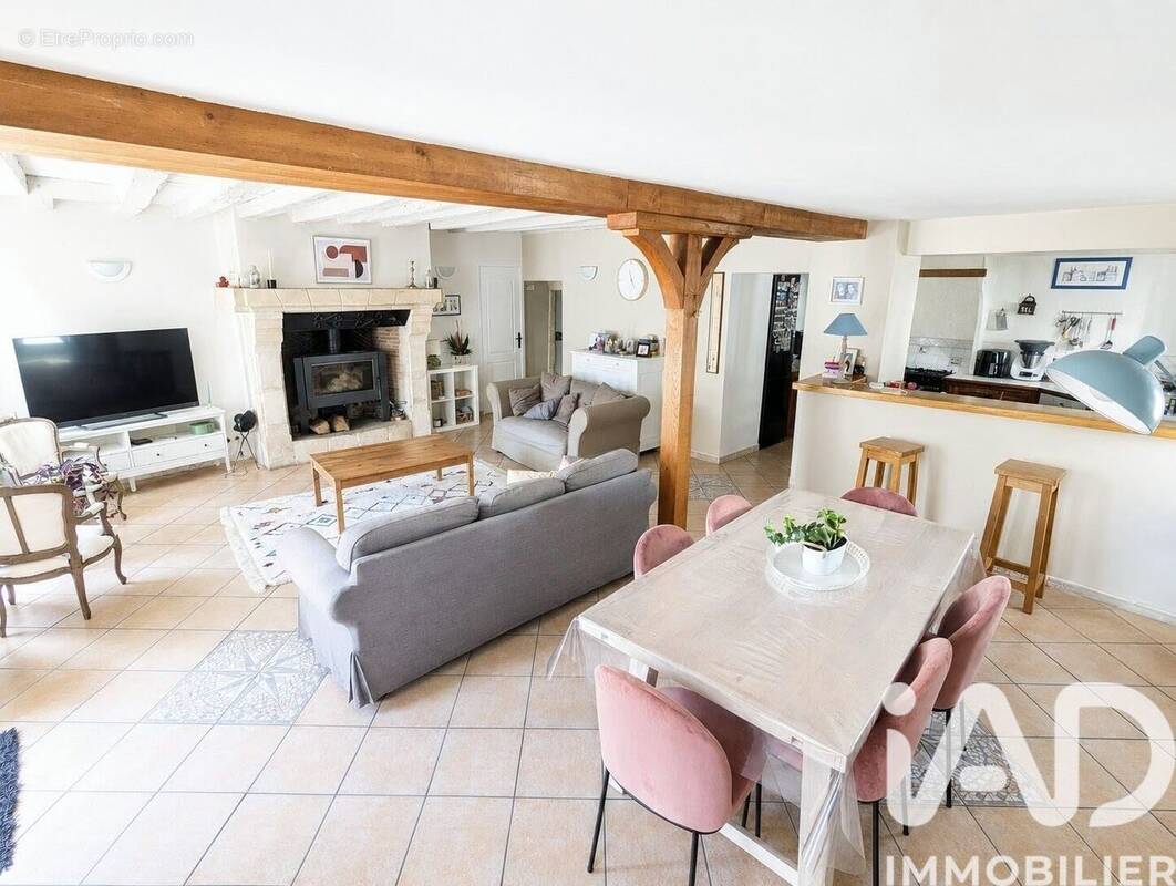 Photo 1 - Maison à SAINT-AY