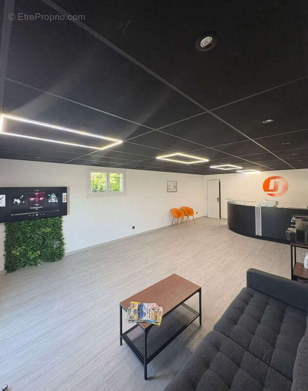 Commerce 210 m² à Salon-De-Provence  - photo 5