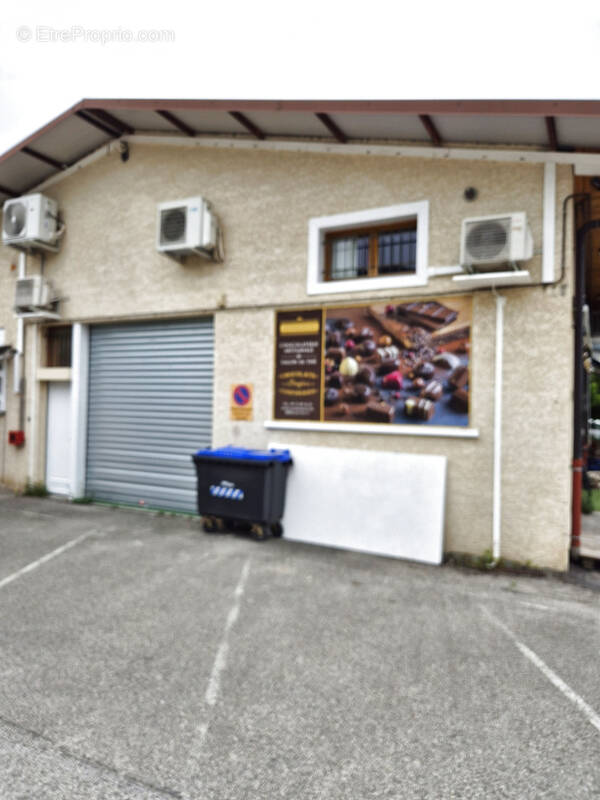 Commerce à SAINT-JORIOZ