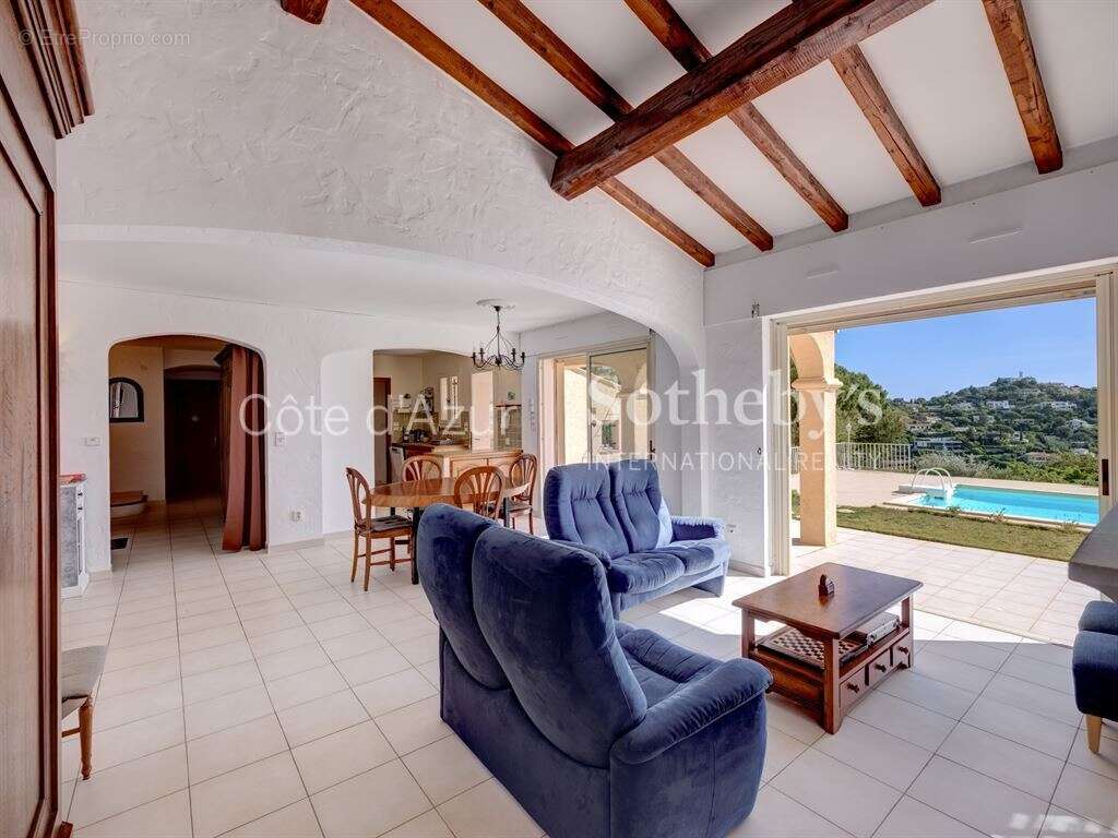 Maison à LES ISSAMBRES