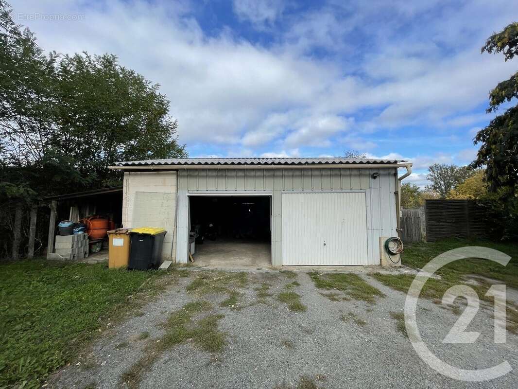 Maison à LES EGLISOTTES-ET-CHALAURES