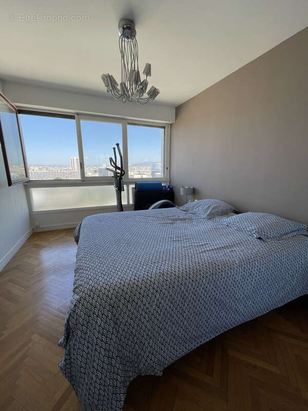 Appartement à MARSEILLE-8E