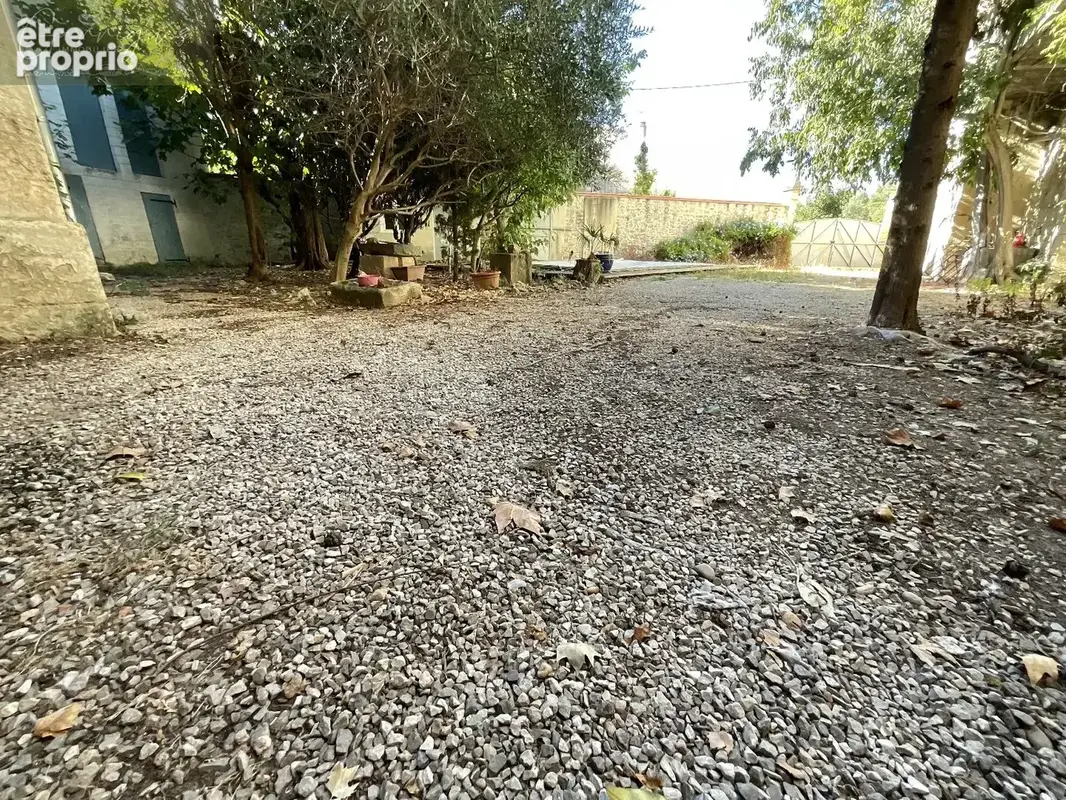 Le Cailar, maison de village à restaurer avec dépendances. - photo 19