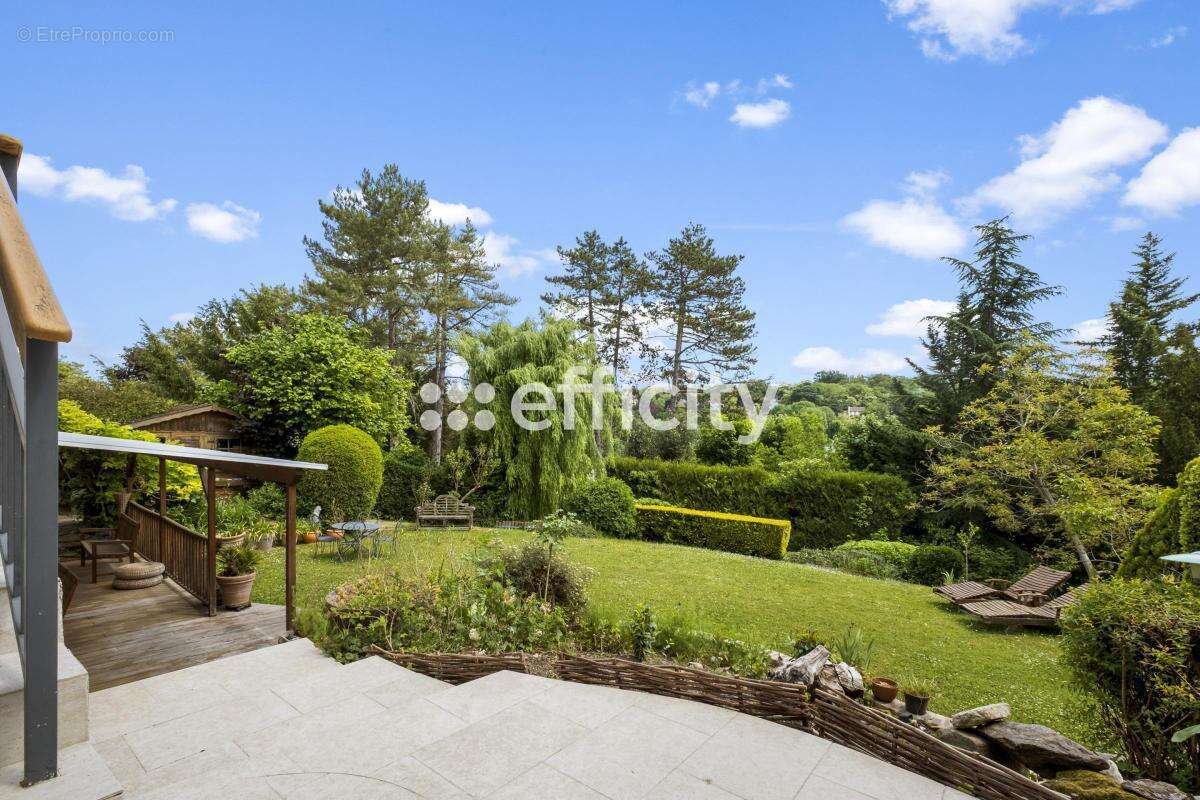 Maison à LA CELLE-SAINT-CLOUD