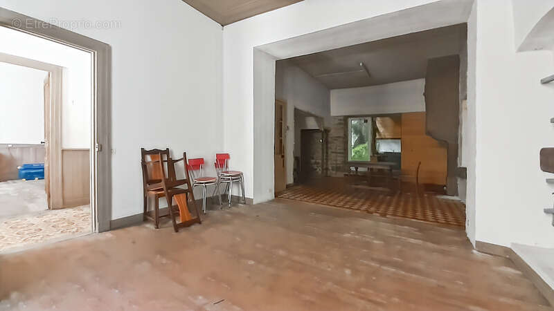 Appartement à EAUX-BONNES
