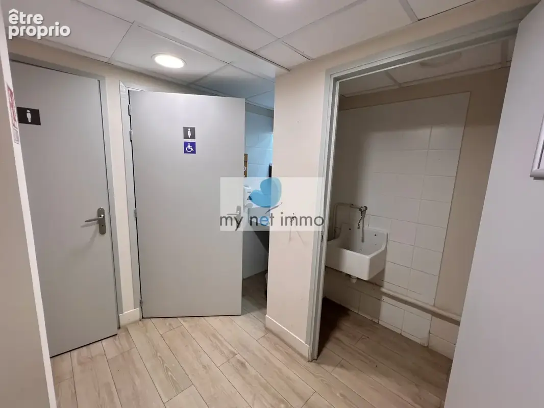 Tres beau local a louer de 224m2 idealement situe - photo 10