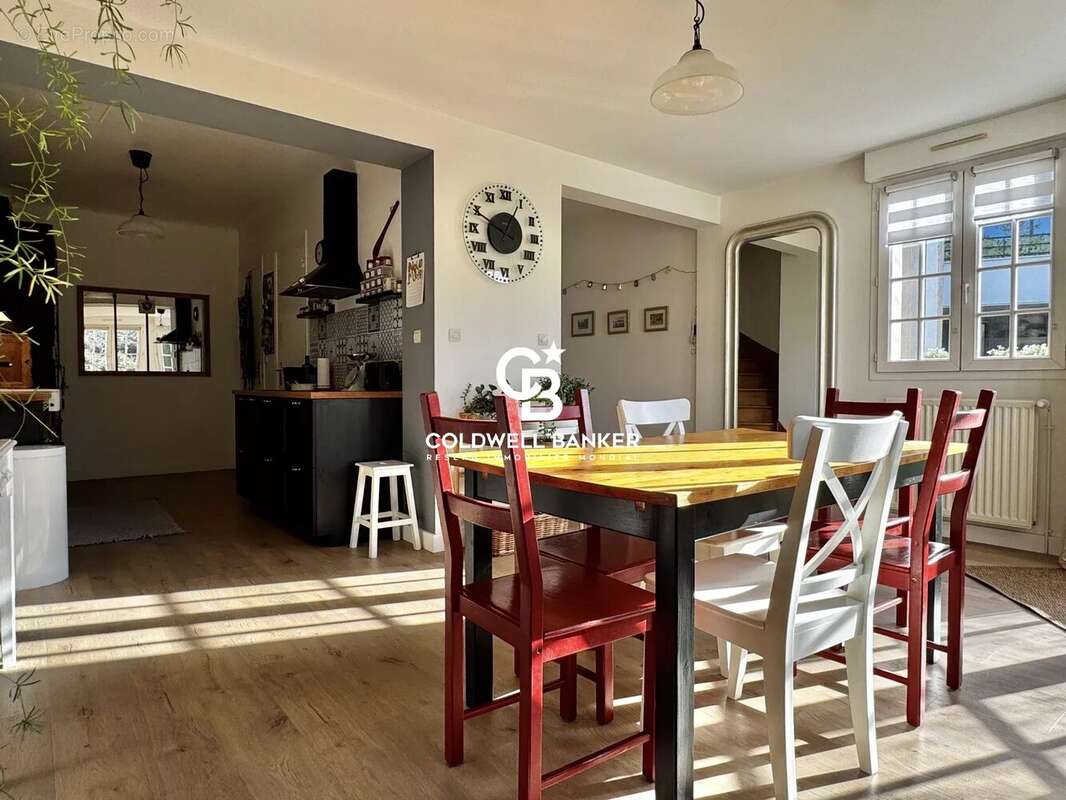 Maison à SAINT-CYR-SUR-LOIRE