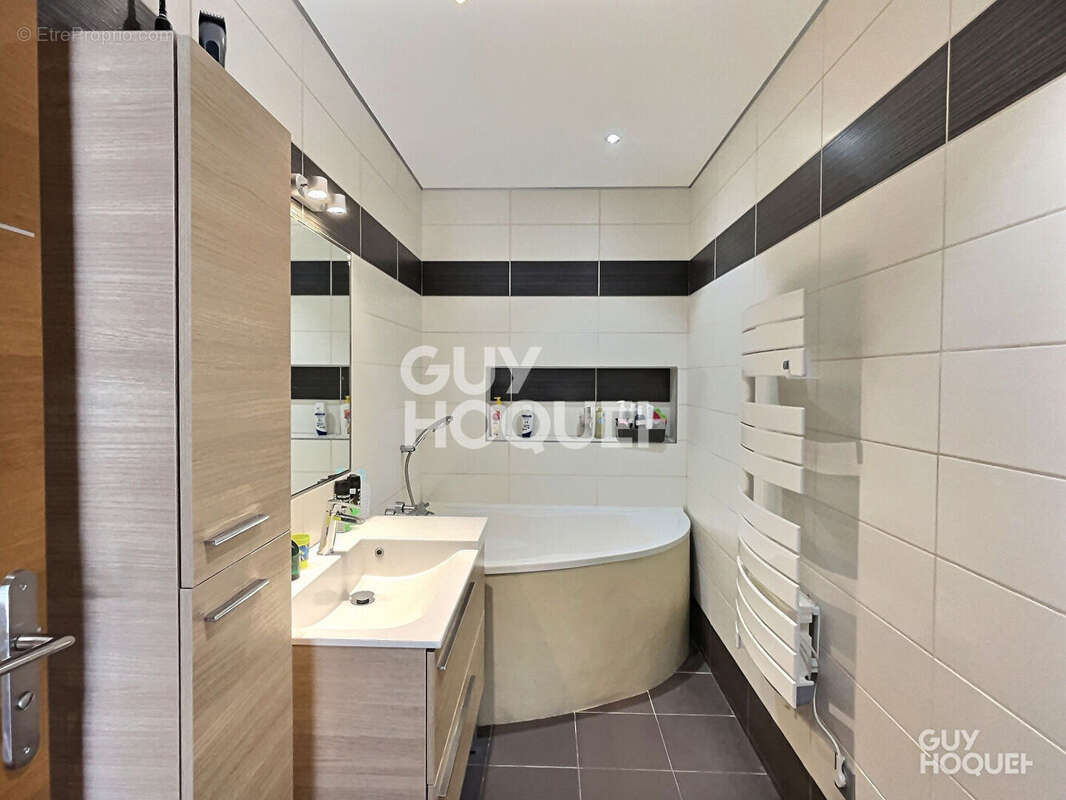 Appartement à CRAPONNE