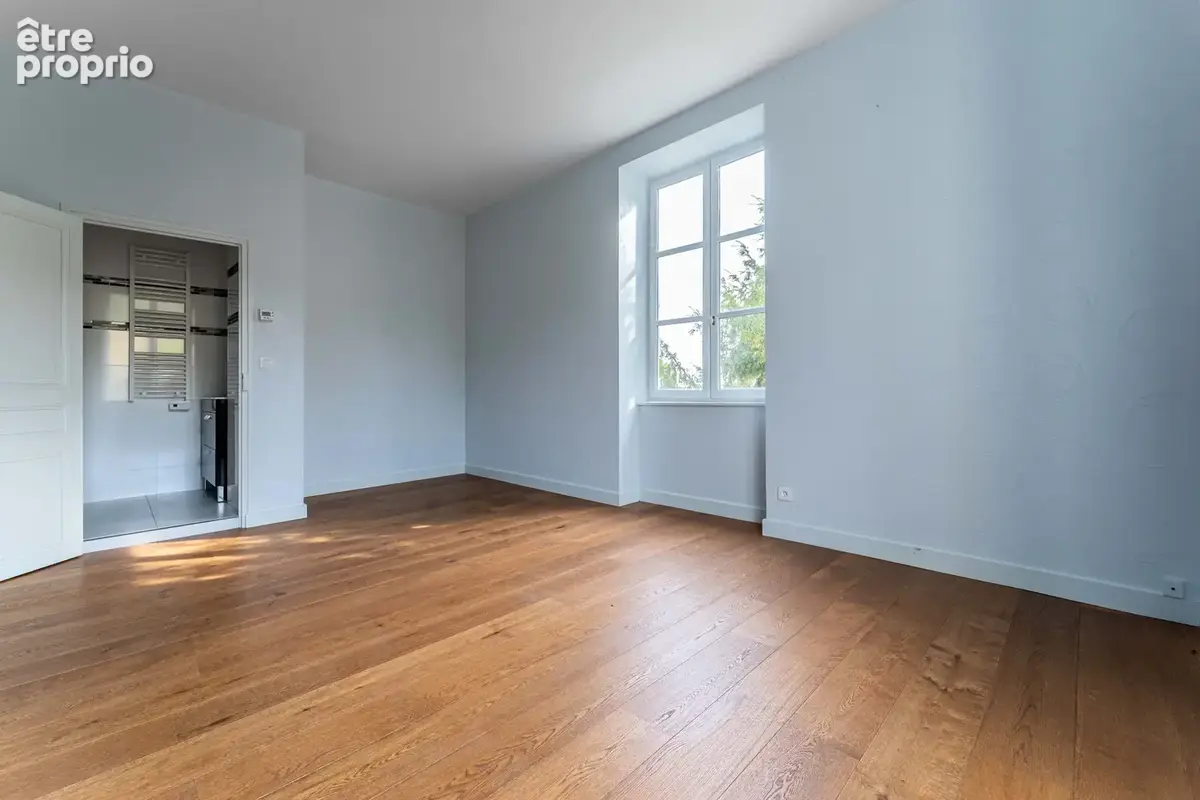 BELLE DEMEURE DE 223M2 - Vue d'exception sur 18 000m2 - Coeur du Beaujolais - photo 14
