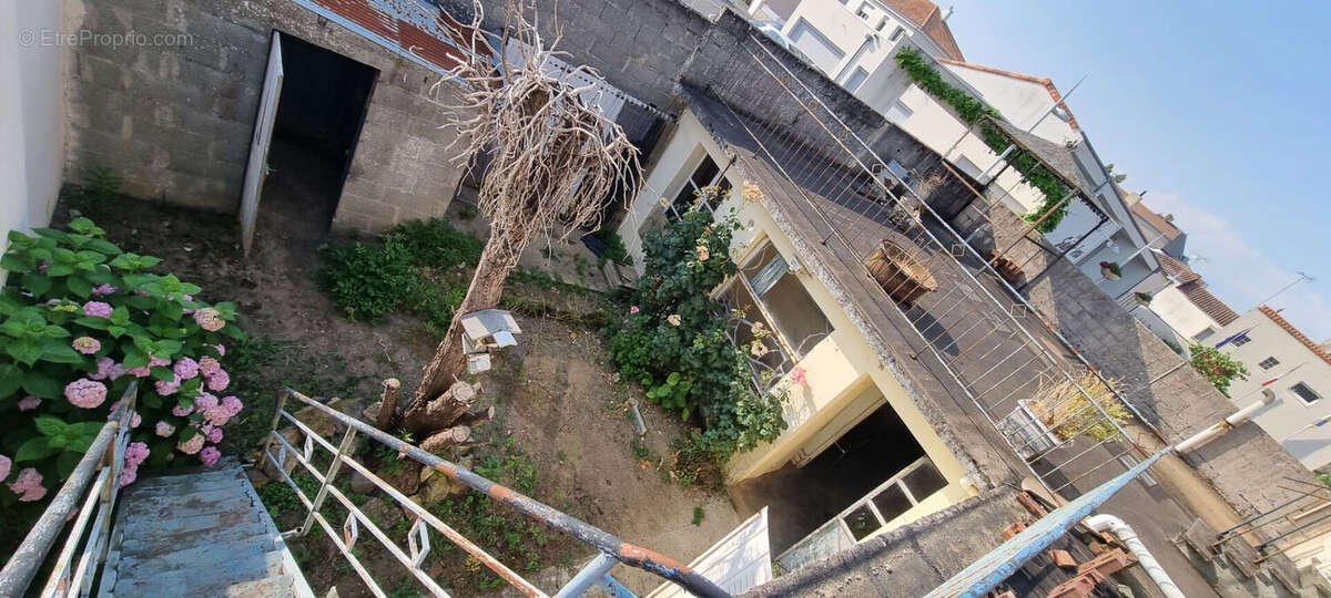 Maison à SAINT-DENIS-LA-CHEVASSE