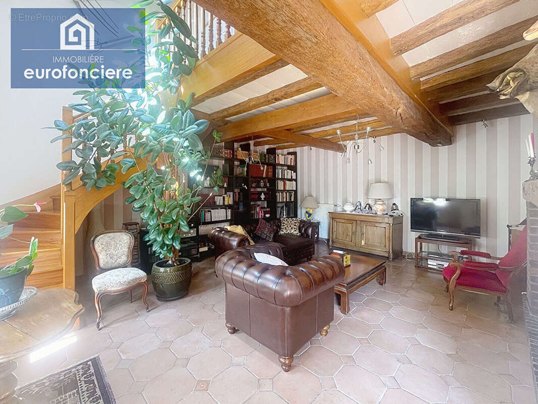 Maison à SAINT-BENOIT-SUR-SEINE