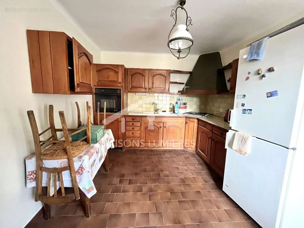 Maison à SAINT-SATURNIN-LES-APT