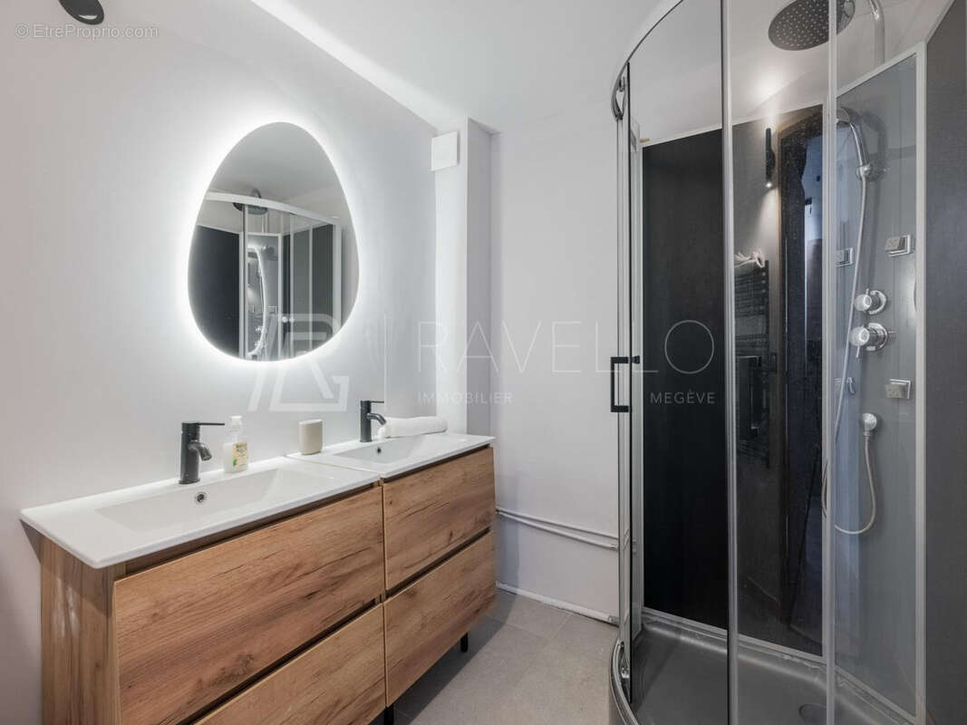 Chalet composé de cinq appartements   300 m2 avec vue exceptionnelle sur le Mont-Blanc - photo 13