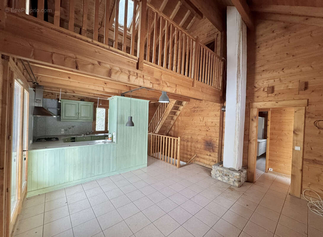 Maison à ALLONZIER-LA-CAILLE