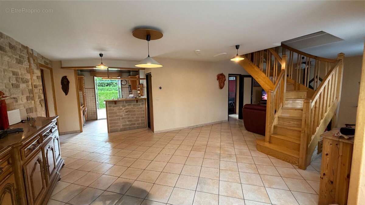 59500389b.jpg - Maison à NEUILLY-EN-THELLE