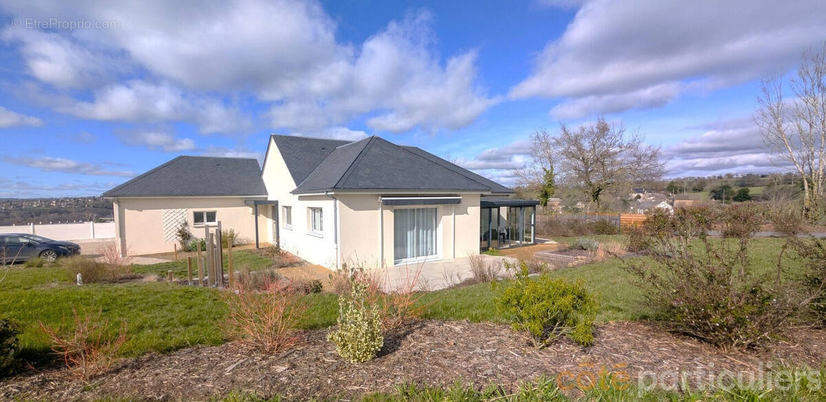 Maison à COMPS-LA-GRAND-VILLE