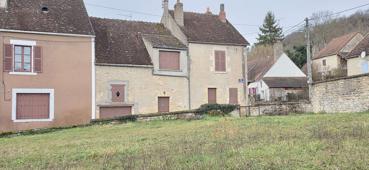 Maison à CORVOL-L'ORGUEILLEUX