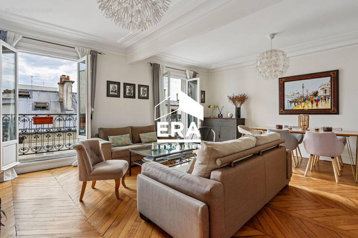 Appartement à PARIS-17E