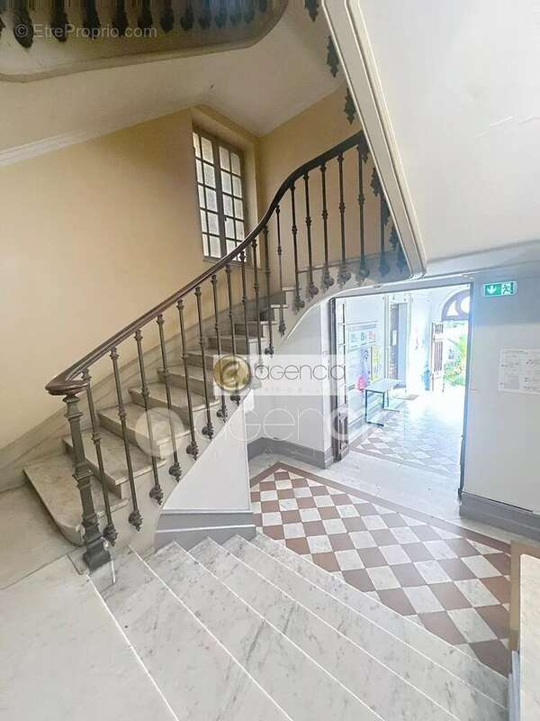 Rare et exclusif : Immeuble Cannes centre - photo 3