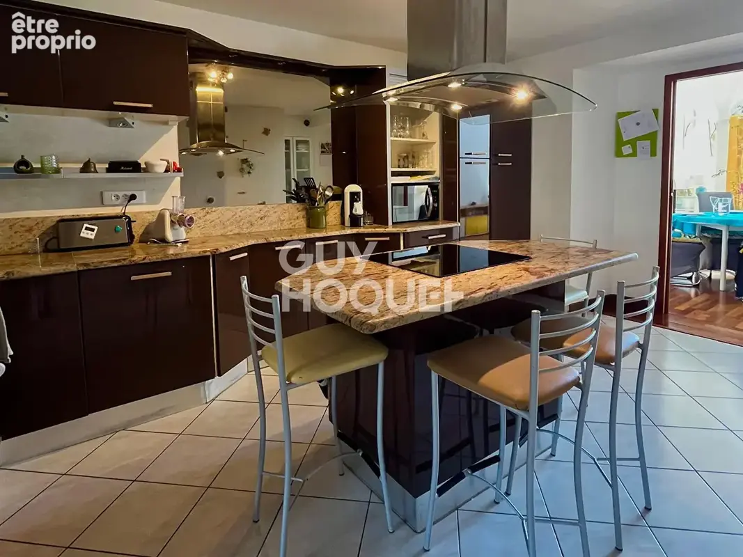 Grande maison rénovée 10 pièces à vendre à Château-Gontier-sur-Mayenne - photo 3