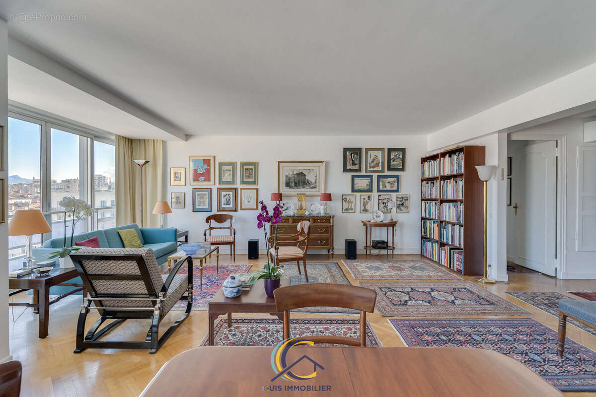 Appartement à MARSEILLE-6E