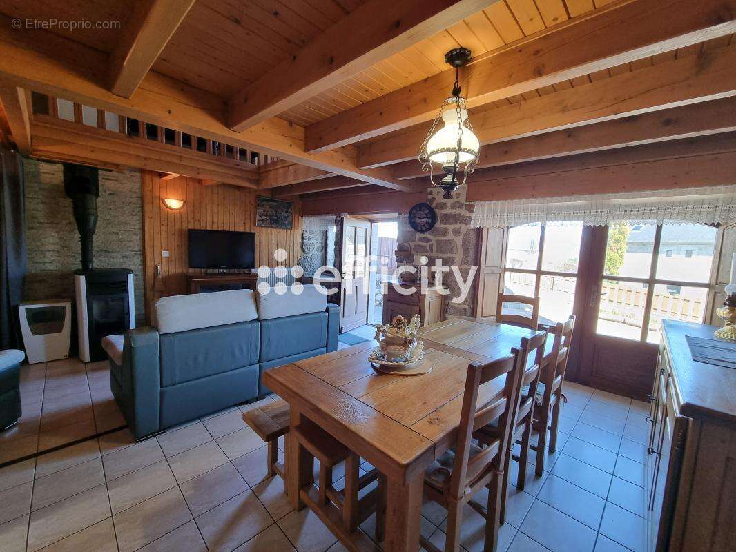 Maison à ALBARET-SAINTE-MARIE