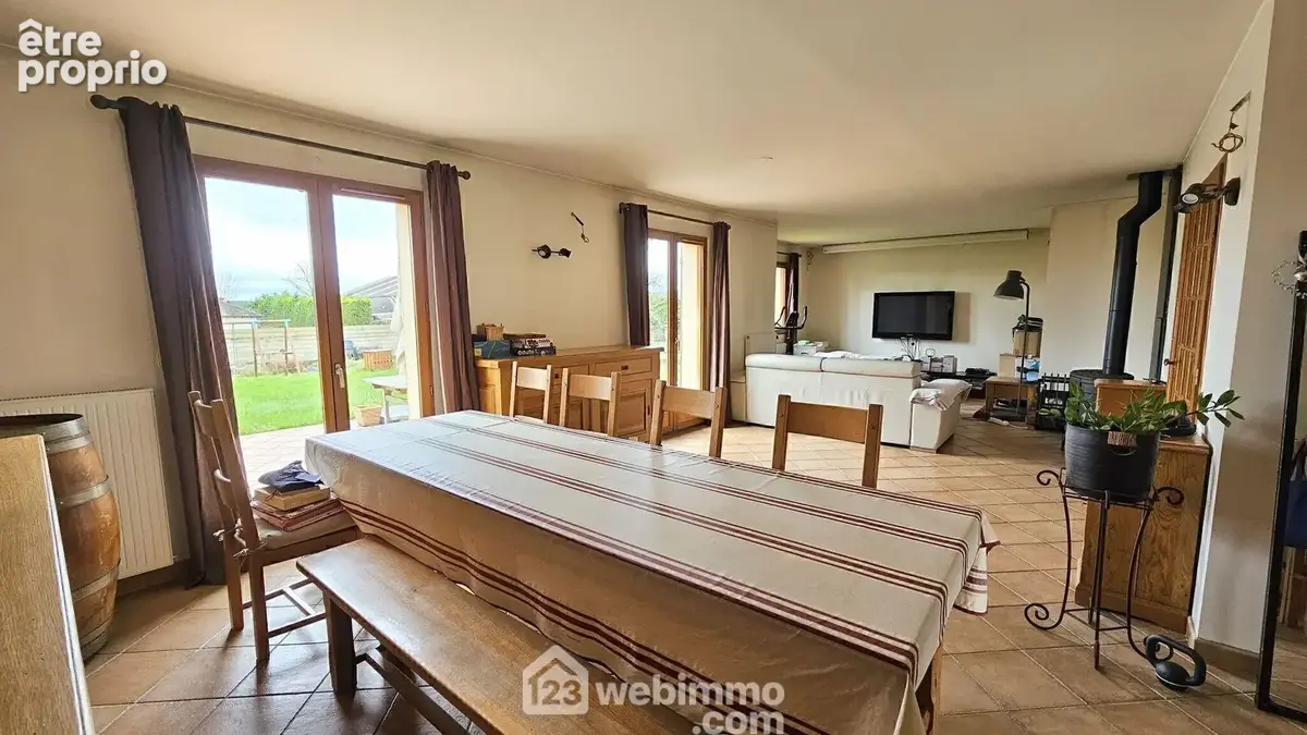Une vue d'ensemble. - Maison à MILLY-LA-FORET
