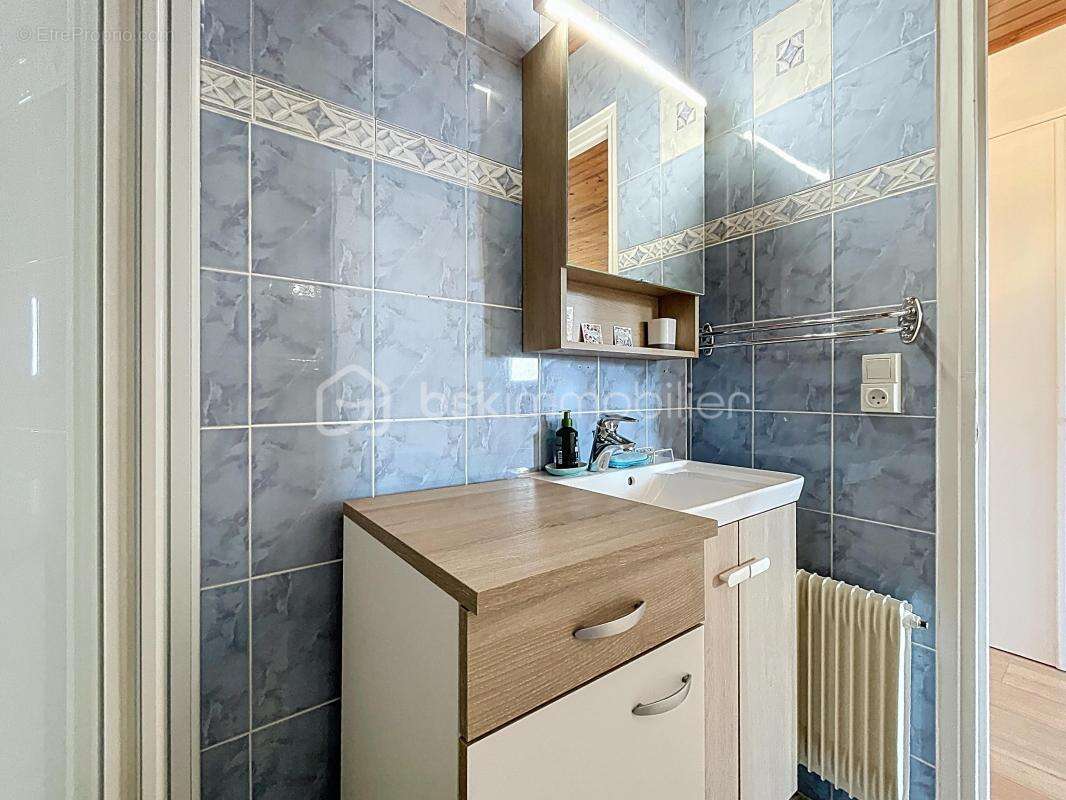 Appartement à GREOLIERES