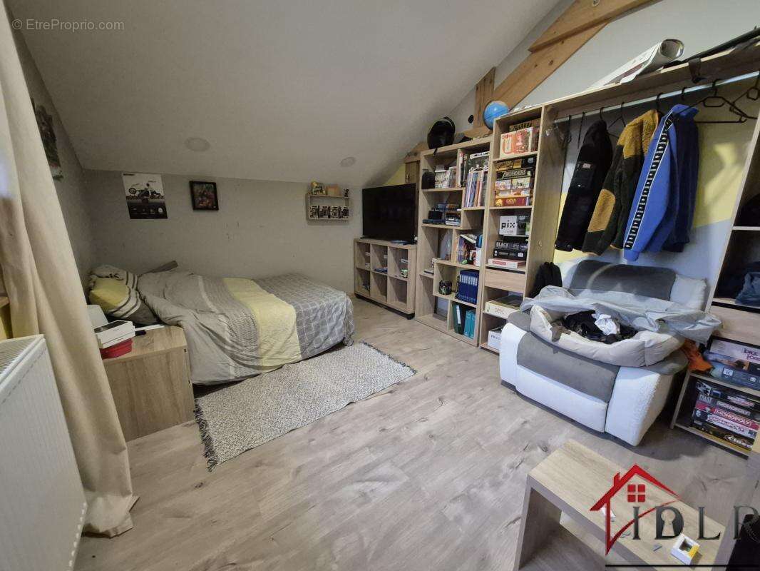 Belle ferme rénovée de 190 m2 avec terrain constructible et - photo 19