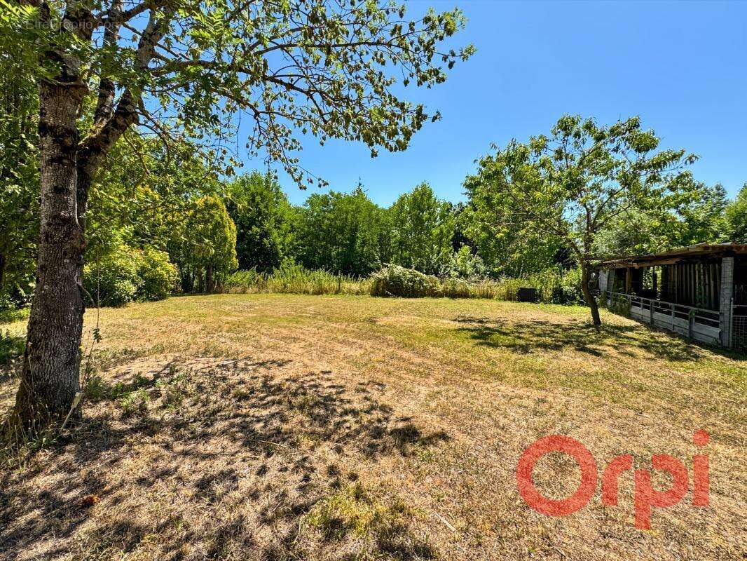 Maison à AINAY-LE-VIEIL