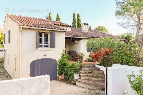 Maison à L'ISLE-SUR-LA-SORGUE