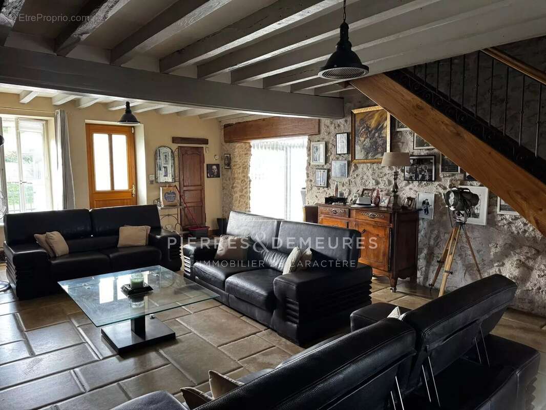Maison à SAINTE-THORETTE