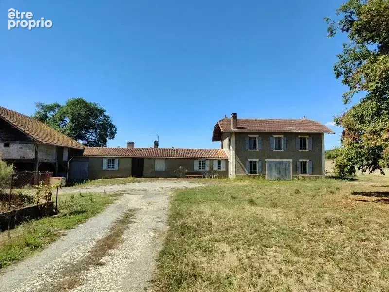 Maison à SEISSAN