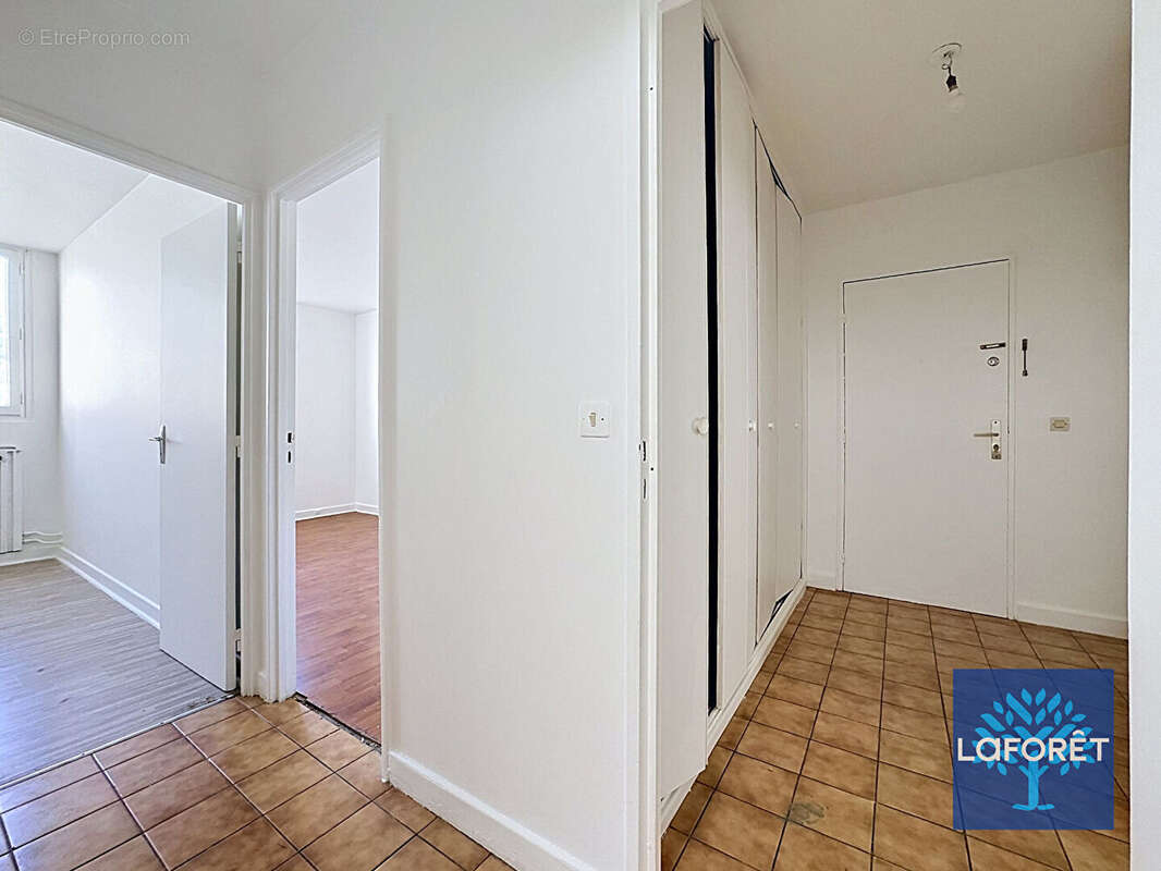 Appartement à CHILLY-MAZARIN
