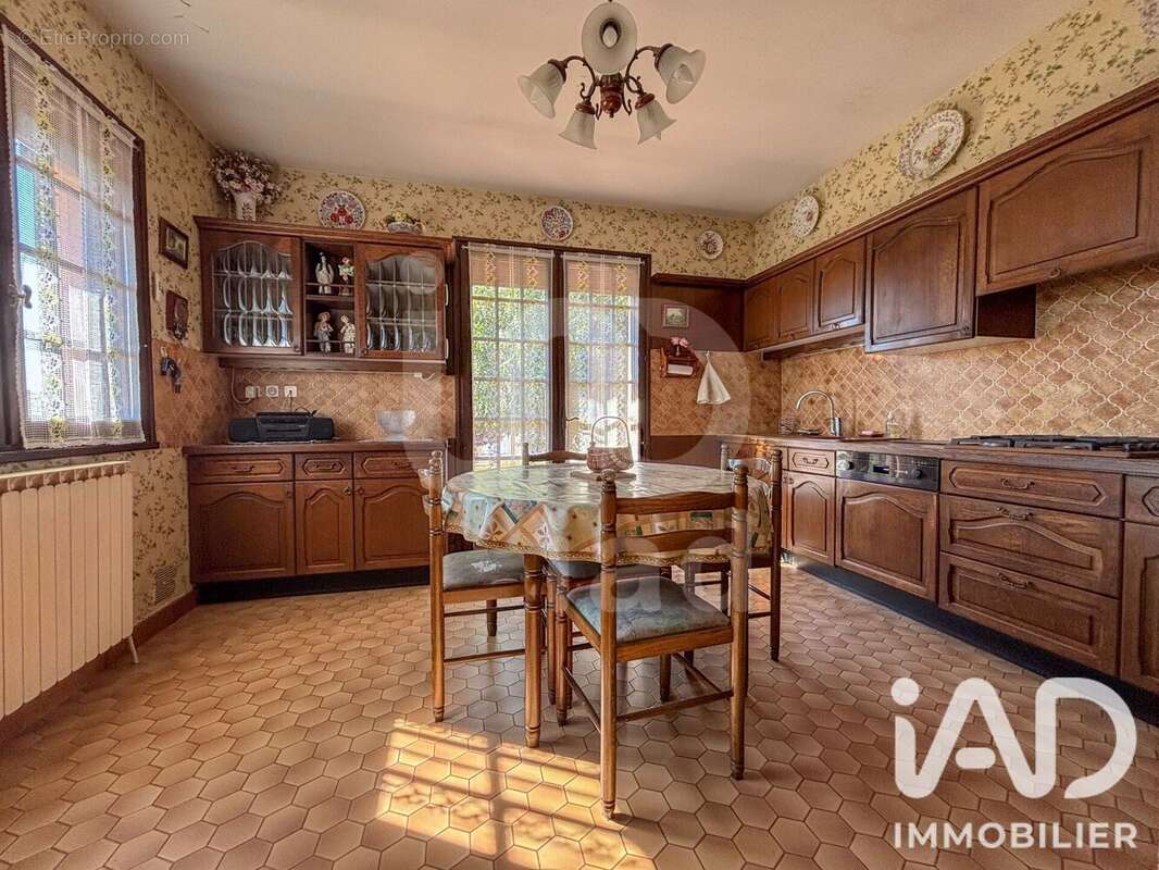 Maison 192 m² à Premilhat  - photo 8