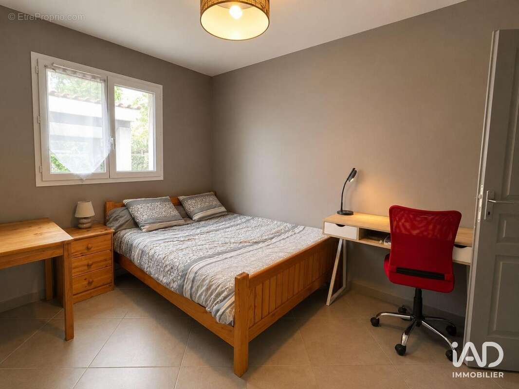 Maison 100 m² à Saugnacq-Et-Muret  - photo 8