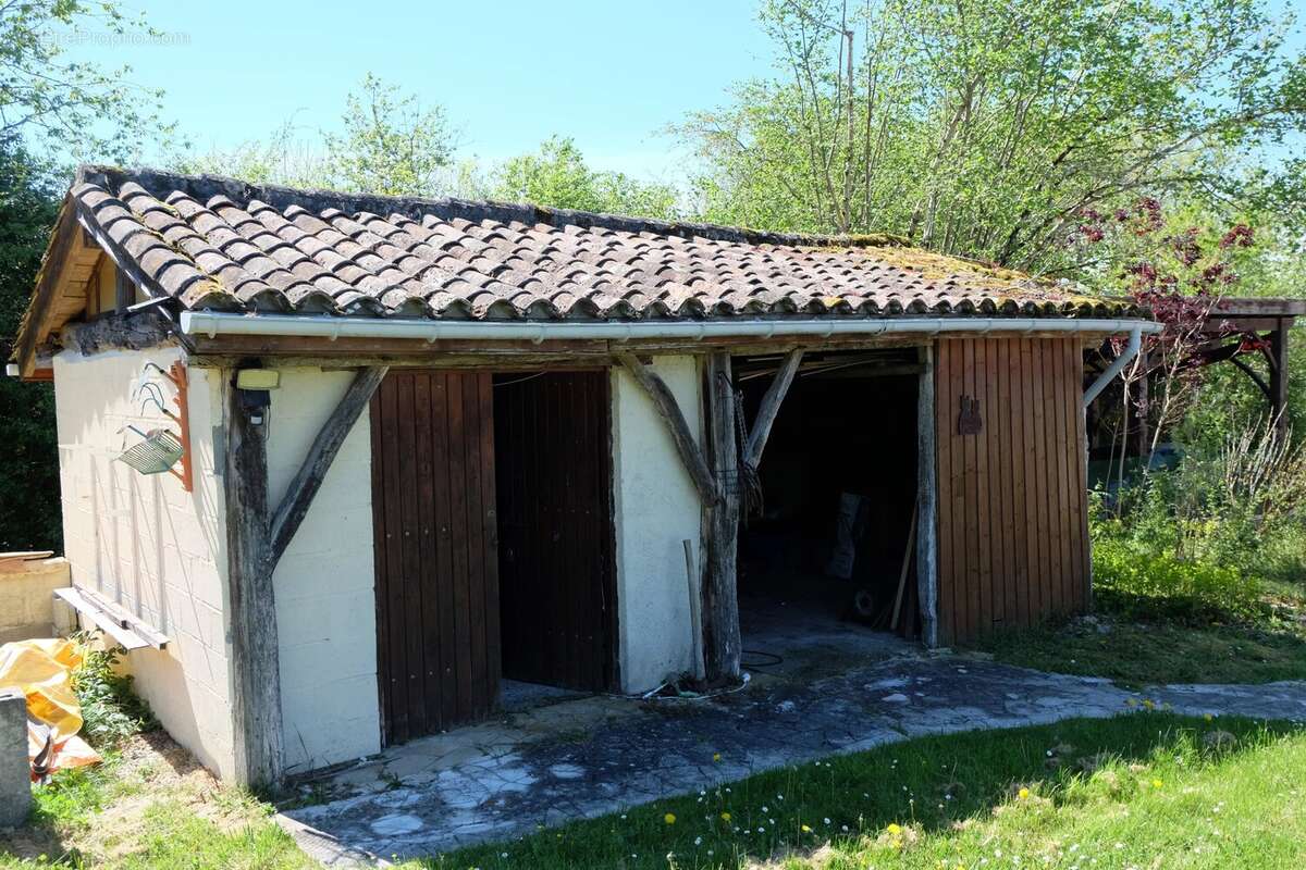 Maison à TOMBEBOEUF