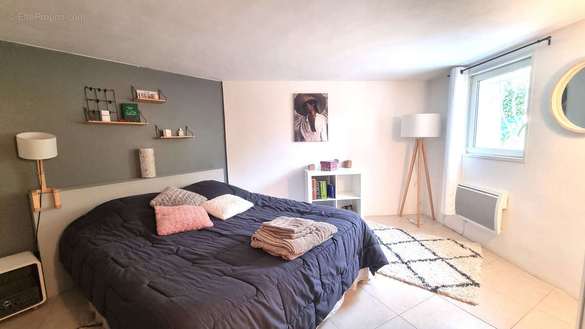 Maison à SAINT-CLEMENT-DE-RIVIERE