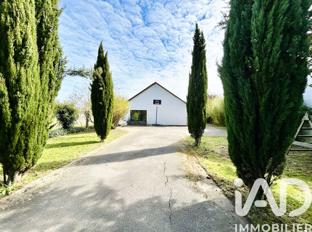 Photo 3 - Maison à ROCHECORBON