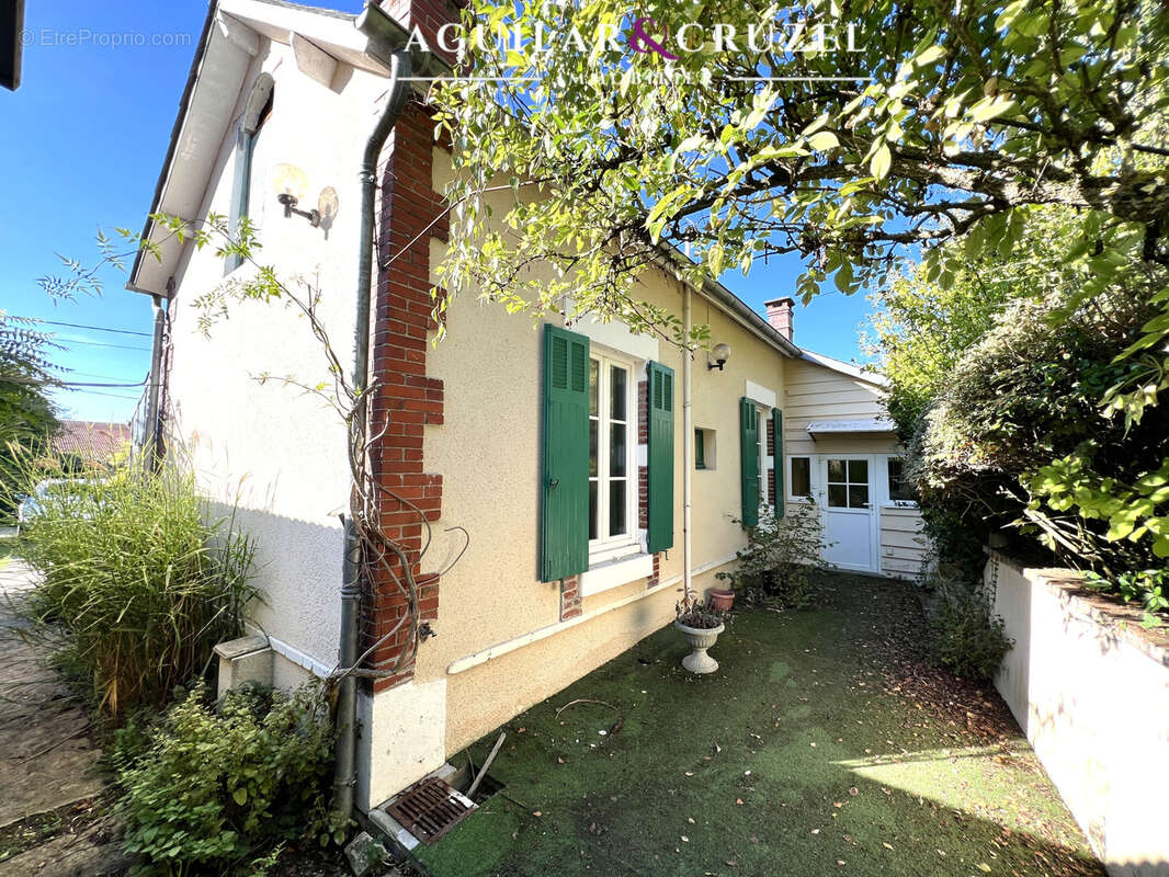 Maison à SAINT-DOULCHARD