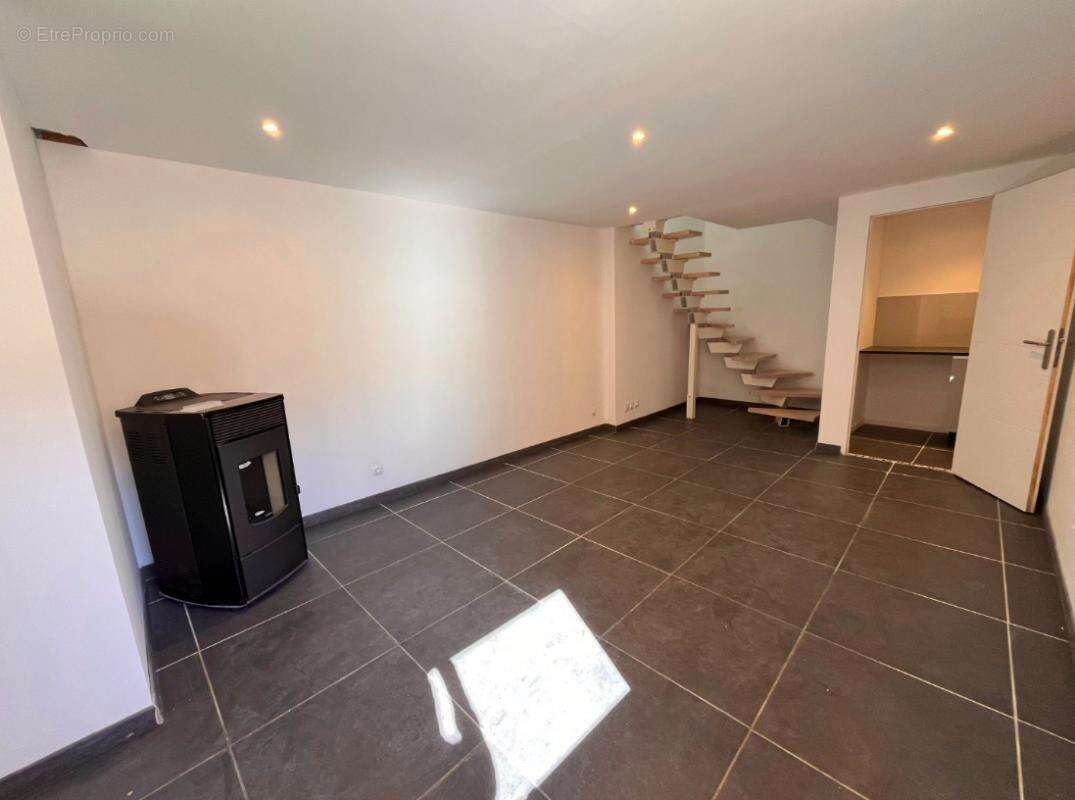 Appartement à SAINT-JULIEN