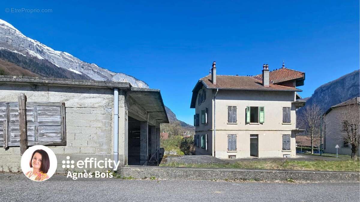 Maison 229 m² à Magland  - photo 5