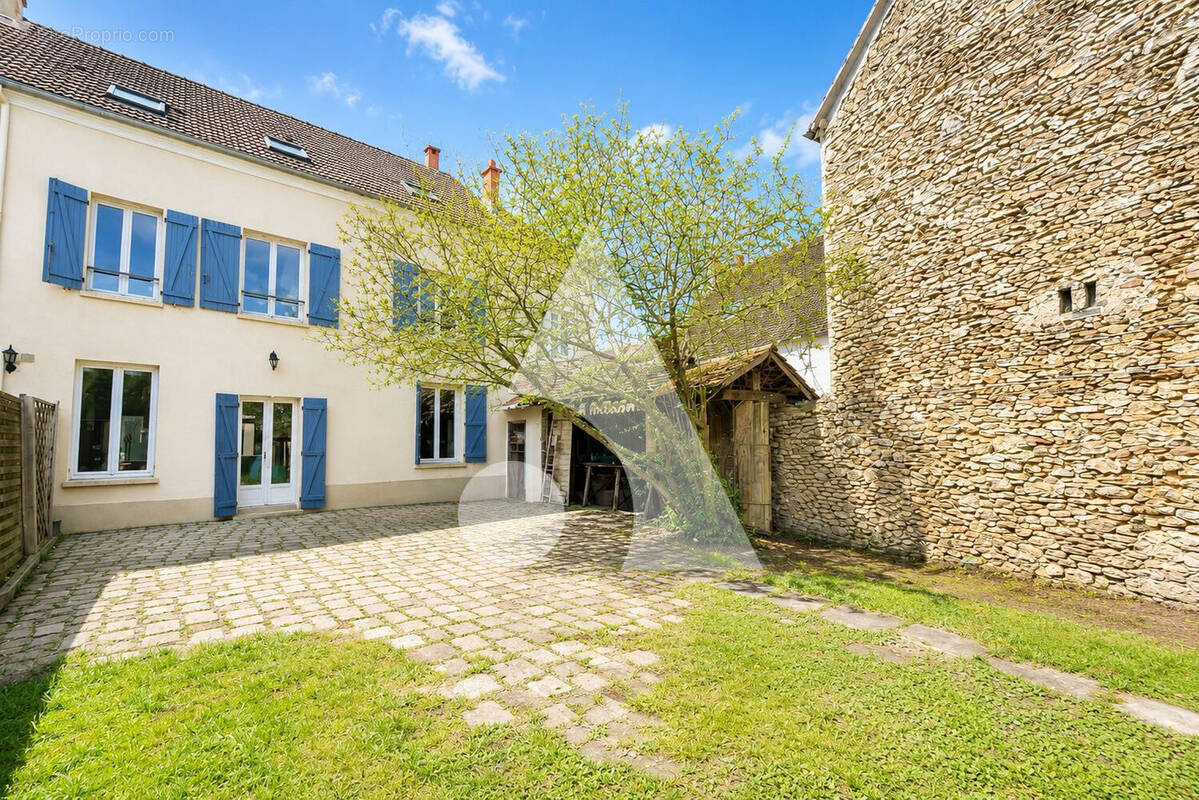 Maison à AMILLIS
