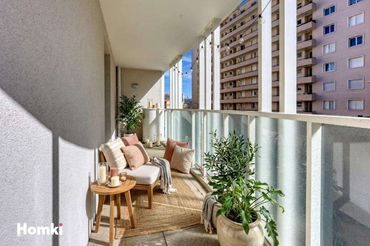 Appartement T2 de 44 m2 - terrasse - parking - ascenseur à Toulon 83000 - photo 2
