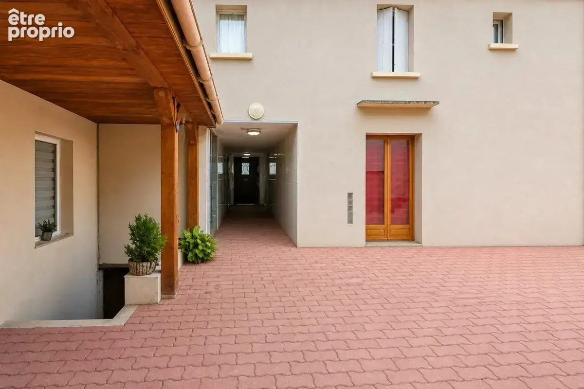 Immeuble de 14 pièces de 350 m² à Beaulieu-sur-Loire - photo 3