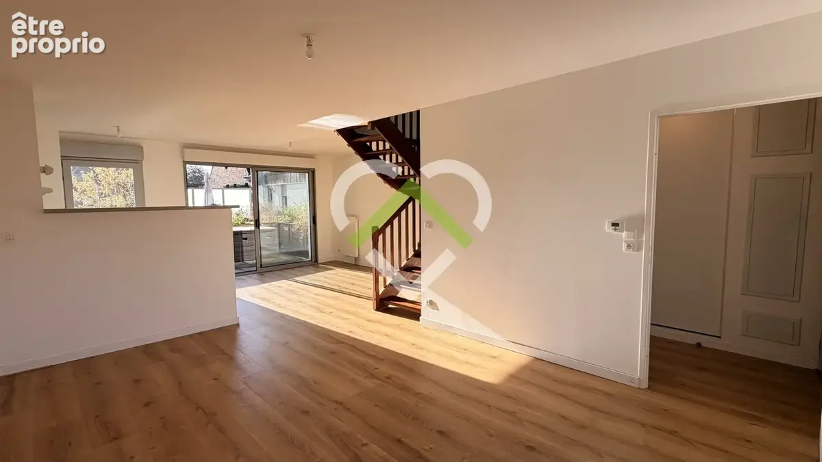 Duplex avec terrasse et vue sur les tennis - photo 1