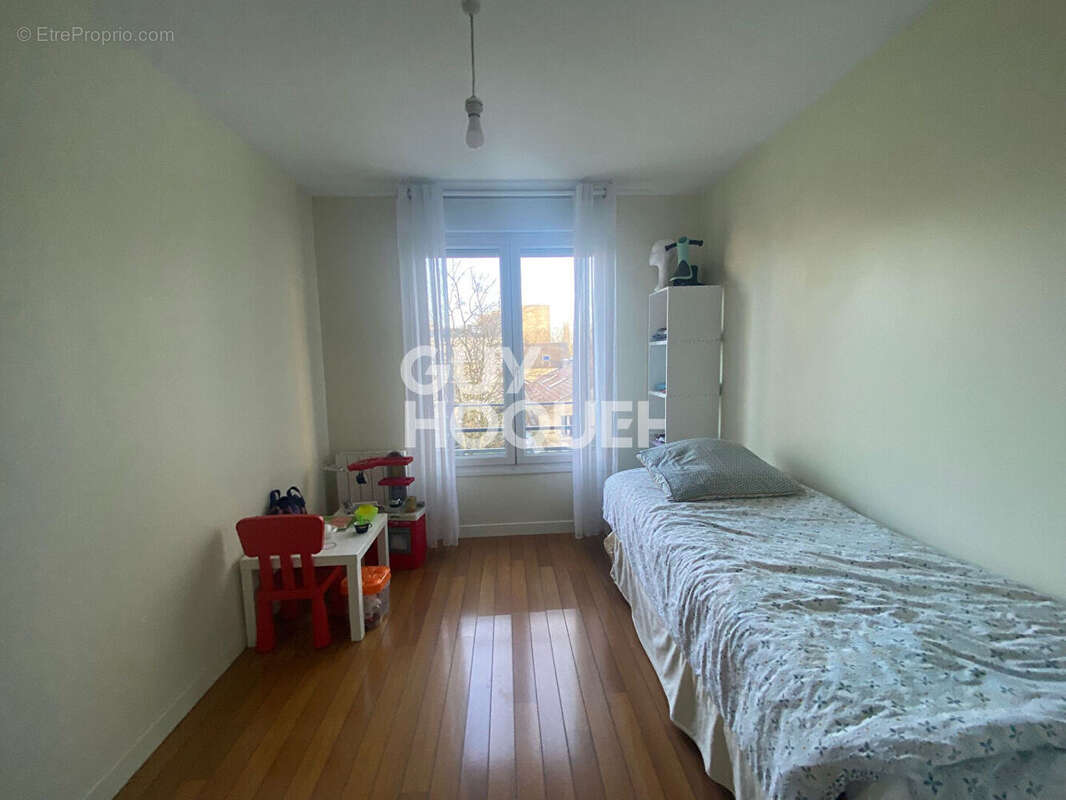 Appartement à LES LILAS