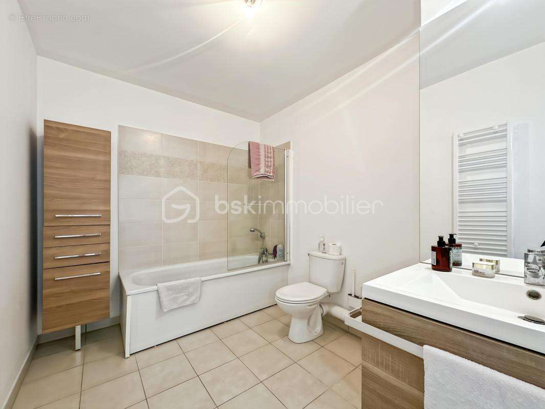 Appartement 3 chambres avec balcon et 3 places de parking - photo 9