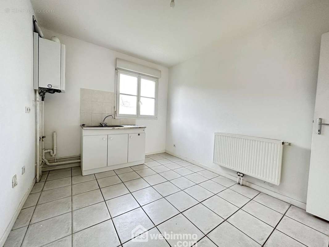 La cuisine de 11 m² à aménager selon vos envies - Maison à ATHIES-SOUS-LAON