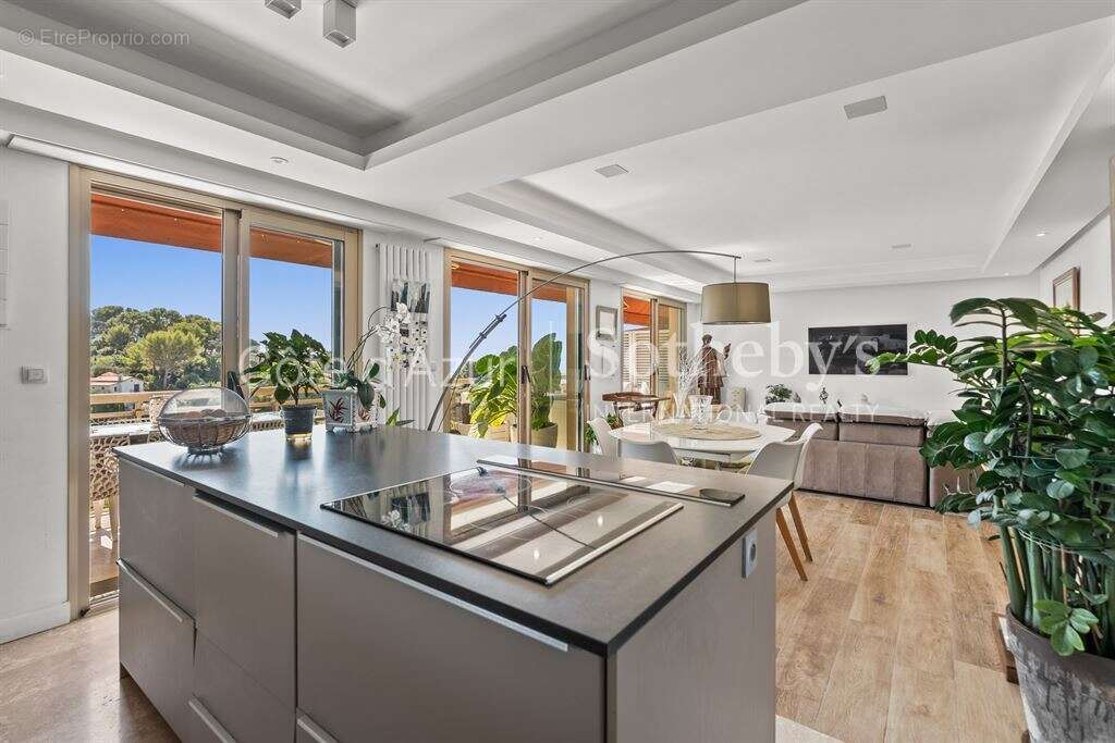Appartement à LE CANNET